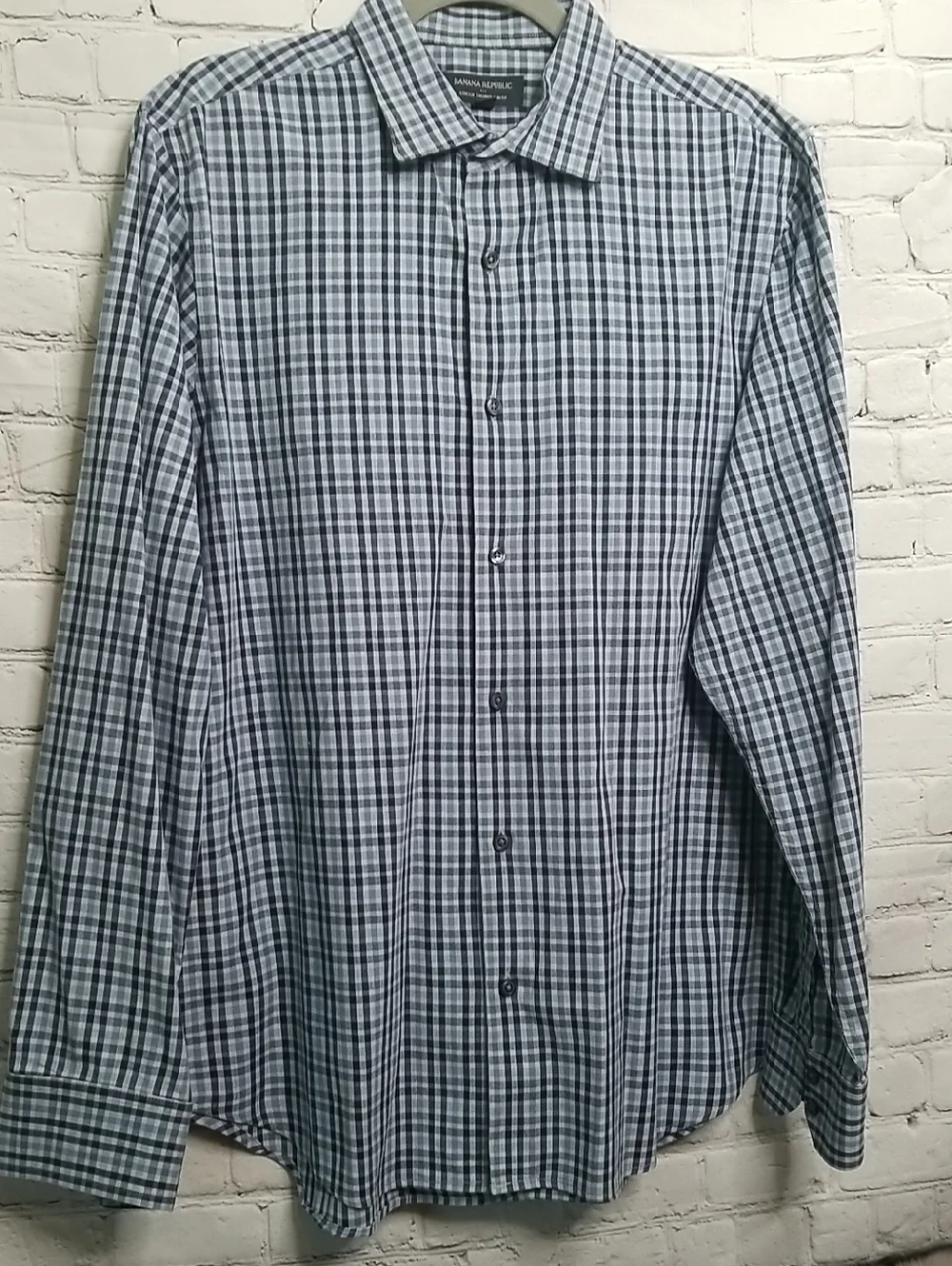 Banana Republic mens dress shirt size Large Slim Fit. EUC